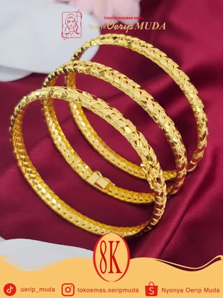 Daun Bangle Collection