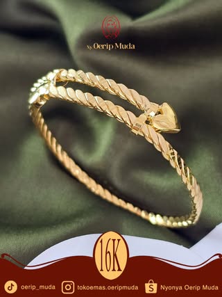 Pluntir Ongsrot Bangle Collection