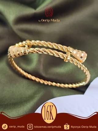 Pluntir Ongsrot Bangle Collection