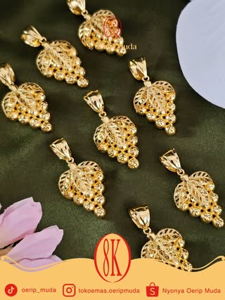 Anggur Liontin Collection