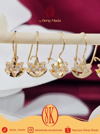 Daun Anting Collection