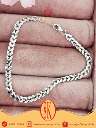 Daun Anting Collection